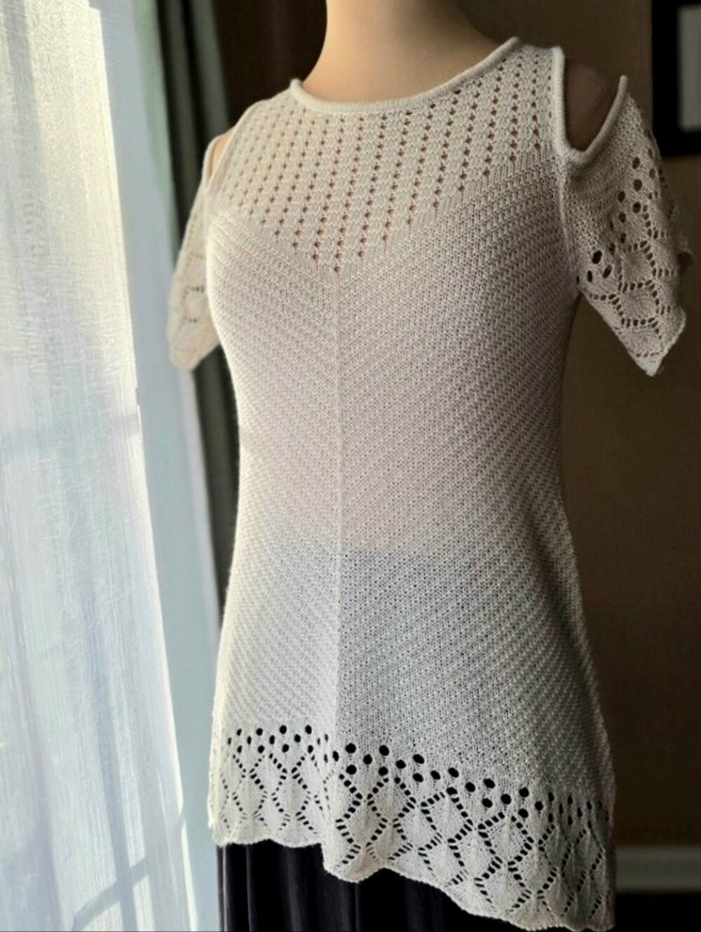LC Lauren Conrad Cream Cold Shoulder Crochet Sweater Top Open‎ Weave Soft Small